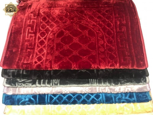 مجموعة سجاجيد مخملية مبطة ملونة (5 سجاجيد كبيره)