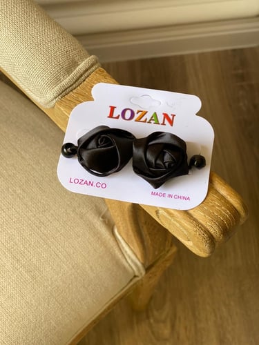 ربطات شعر ، بِشكل الورد الروز الأنيق ( السعر ل الح...