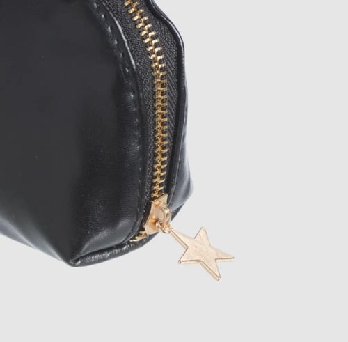 حقيبة " فرش مكياج - أقلام " النجوم