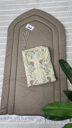 طقم صلاة سادة بني