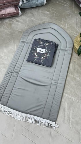 طقم صلاة سادة رمادي