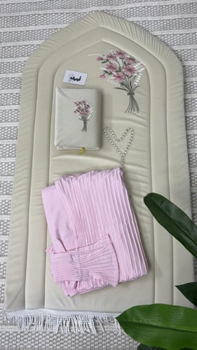 طقم صلاة باقة ورد وردي