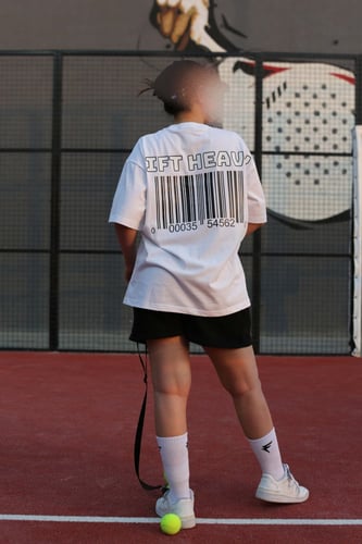 white t-shirt oversize