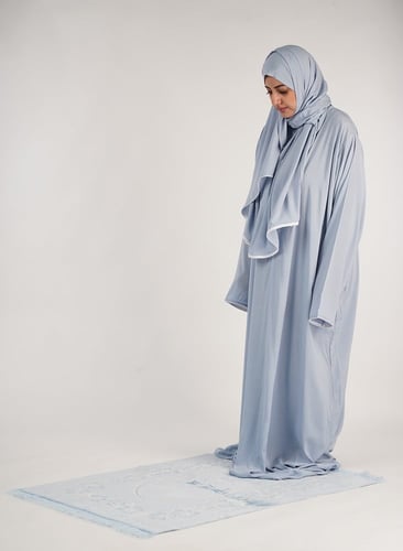 طقم صلاة سجى باللون السماوي