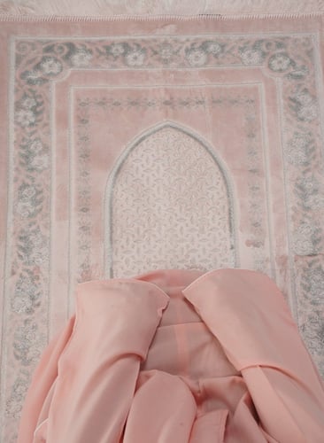 طقم صلاة سجى باللون الخربزي