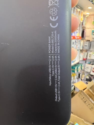 شاحن سفري قوي ايكون20 بقوة20الف ملي امبير بثلاث مخ...