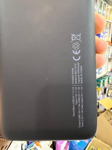 شاحن سفري قوي ايكون30 بقوة30الف ملي امبير بثلاث مخ...