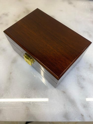 صندوق عود خشب فاخر - سعة 1/8 كيلو