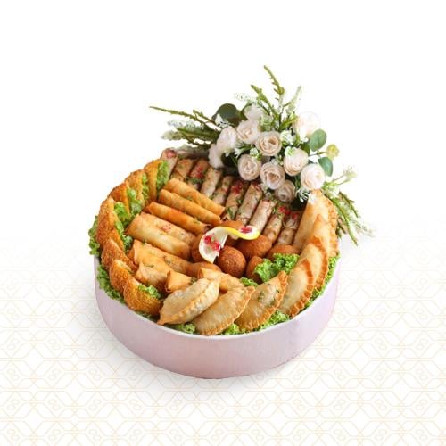 صينية للمناسبات مزينة بالورد مقالي منوع