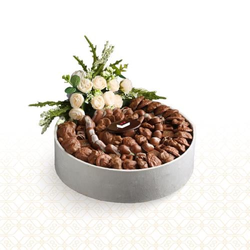 صينية للمناسبات مزينة بالورد شوكولاتة 1 كيلو