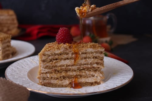 كيكة العسل الروسية ( كبيرة )