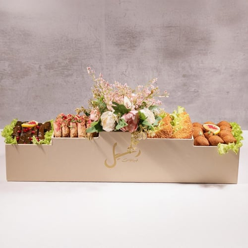 بوكس الفخامة ( صينية مدرجة 12 حبة كبة و 10 حبة جيب...