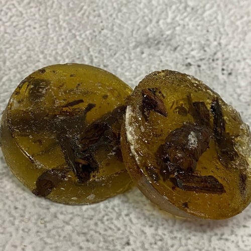 بلورات المستكة الشرقية