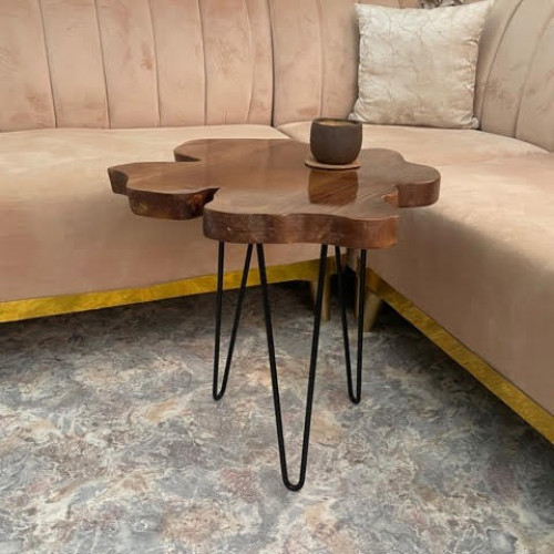 طاولة خدمة أو جانبية