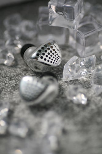 Shozy Black Hole IEM