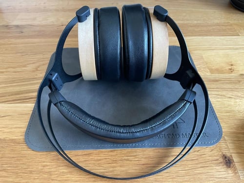 سماعة LSA HP-2 closed