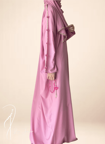 شرشف صلاة وردي بصلي سستة مزينة بالكروشيه الوردي