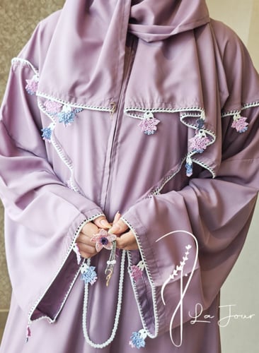 شرشف صلاة قطن سستة موف غامق مزين بالكروشيه من لاجو...