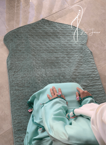 شرشف صلاة لف تفني باستيل مزين بالكروشبه الفاخري