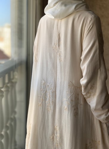 ثوب حج وعمرة بيج قطني لينين مطرز