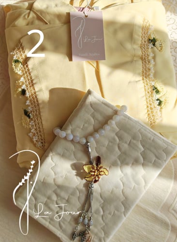 شرشف صلاة لف قطن أصفر فاتح كروشيه بالورد الاويا تر...