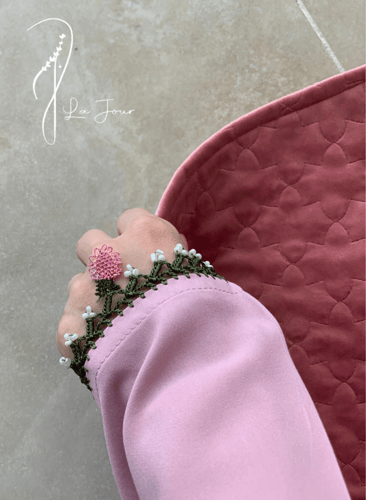 شرشف صلاة لف بصلي بالكروشبه و الورد الاويا الفاخر...