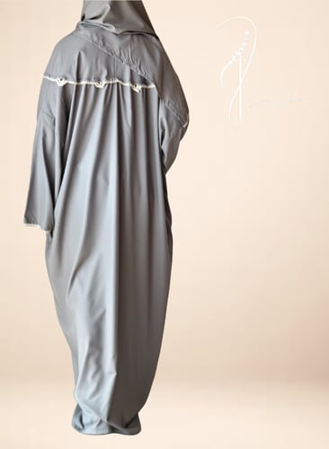 شرشف صلاة سستة رمادى مزين بالكروشيه فخم من لاجور