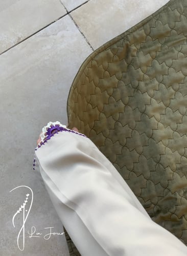 شرشف صلاة سحاب بيج مزين بالكروشي يدوي