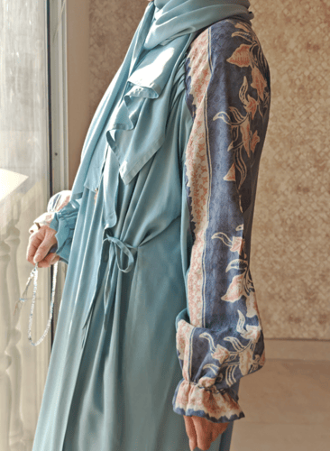 شرشف صلاة لف أزرق باستال بنقشة باتيك يدوي فاخر