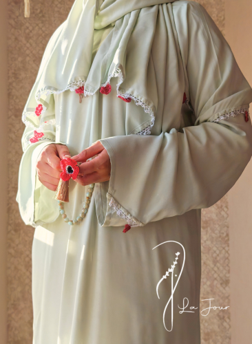 شرشف صلاة بسستة اخضر باستال كروشيه احمر يدوي فاخر