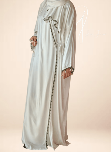 شرشف صلاة لف ستان ابيض بالورد الاويا المميز