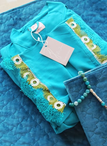 شرشف صلاة لف أزرق فيروزي مزين اويا يدوي أخضر وفيرو...
