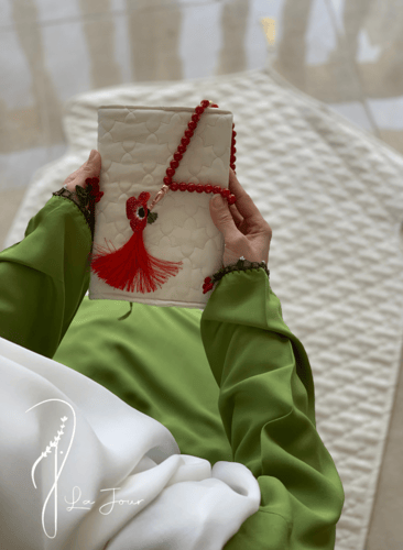 شرشف صلاة لف أخضر مزينة بالكروشيه الكرز الأحمر من...