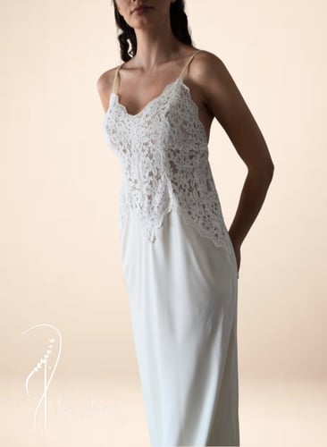 قميص نوم وروب اوف وايت حرير ستان