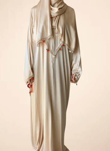 شرشف صلاة سستة بيج مزين بالكروشيه و الورد الاويا