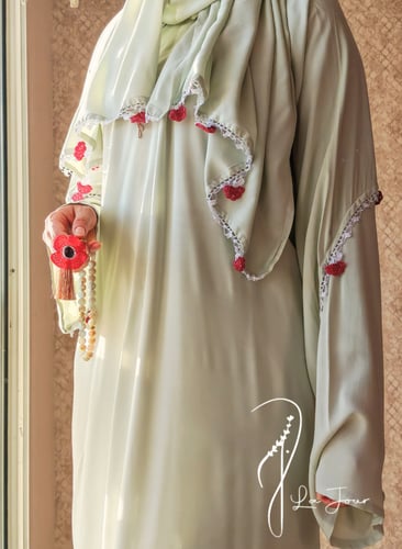 شرشف صلاة بسستة اخضر باستال كروشيه احمر يدوي فاخر