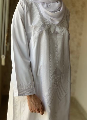 ثوب حج وعمرة أبيض قطن مطرز