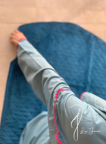 شرشف صلاة سحاب فيروزي و فوشي مزين بالكروشي يدوي و...