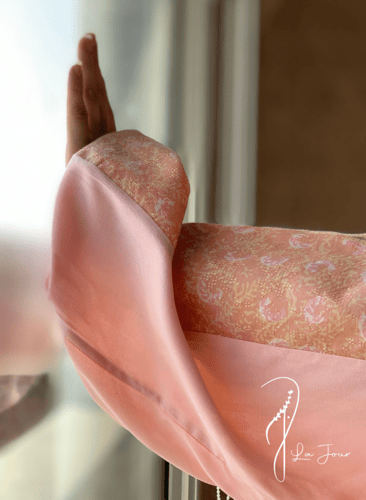 224004 شرشف صلاة رسم باتيك لف وردي واصفر الطرحة مث...