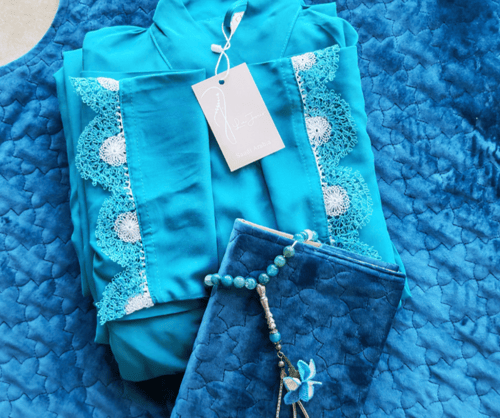 شرشف صلاة لف أزرق فيروزي مزين اويا يدوي أبيض و فير...