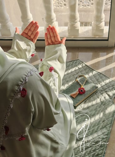 شرشف صلاة بسستة اخضر باستال كروشيه احمر يدوي فاخر