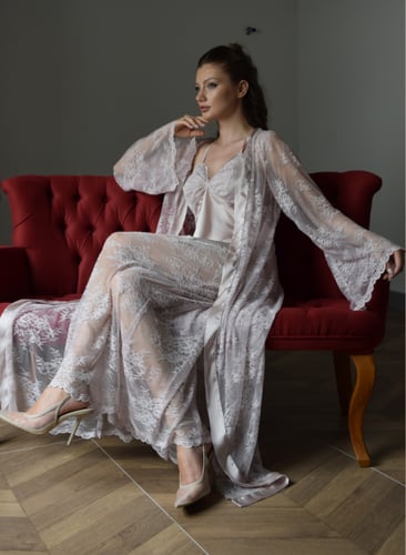 قميص نوم وروب وردي باستيل حرير و دانتيل