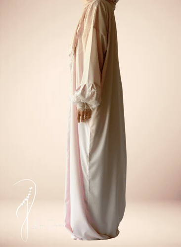 شرشف صلاة دانتيل وردي سحاب و الطرحة مثبتة