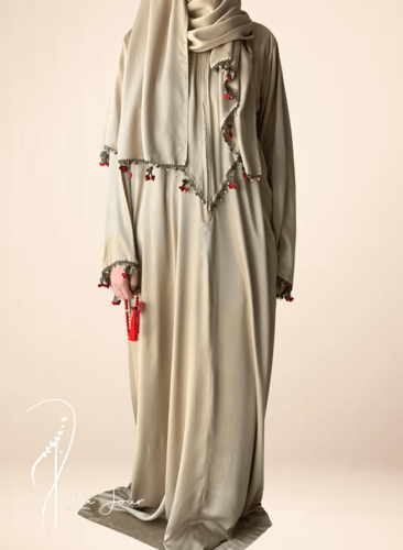 شرشف صلاة سستة بيج على زيتي بالكروشيه كرز احمر