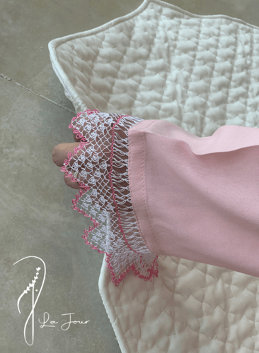 شرشف صلاة وردي لف اويا تركي و الطرحة مثبتة .