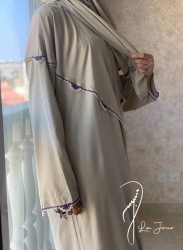 شرشف صلاة سحاب بيج مزين بالكروشي يدوي و الطرحة منف...