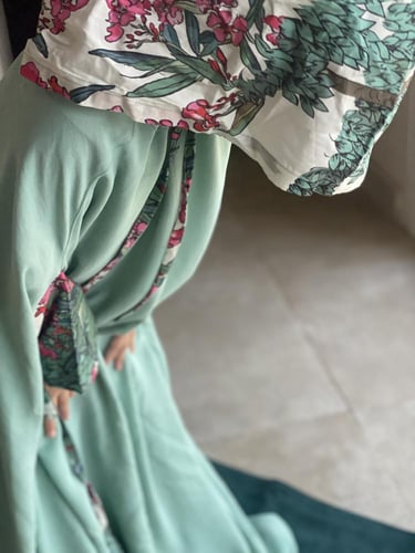 طقم شرشف صلاة أخضر وورد اطفال وسجادة وشنطة