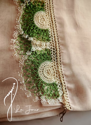 طرح بيج بوال مزينة بأويا يدوي من لاجور