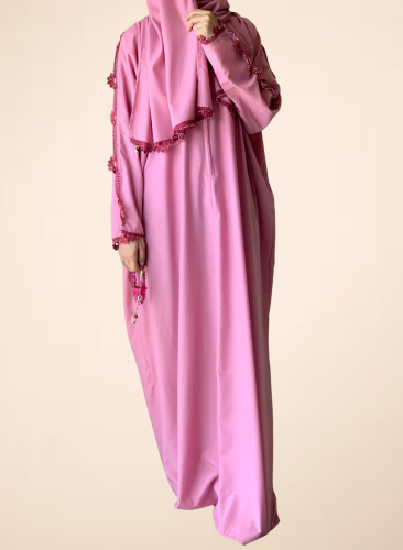 شرشف صلاة وردي بصلي سستة مزينة بالكروشيه الوردي