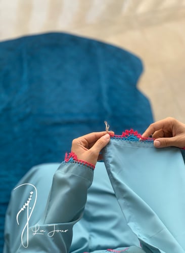 شرشف صلاة سحاب فيروزي و فوشي مزين بالكروشي يدوي و...